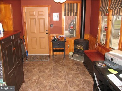 384 Mill St, Boyertown, PA 19512 - photo 4