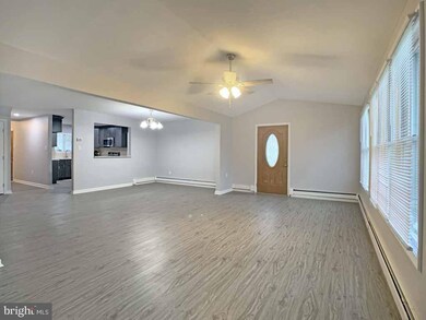 15 Dolphin Rd, Levittown, PA 19056 - photo 7