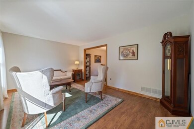 9 Oak Tree Rd, Monmouth Junction, NJ 08852 - photo 5