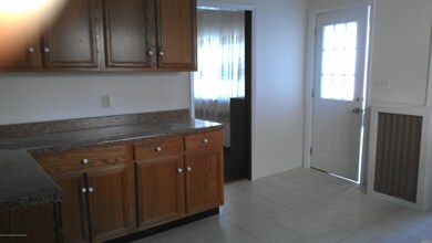 1071 Cottage Ave, Scranton, PA 18508 - photo 4