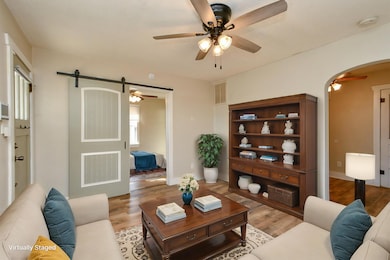 LivingRoomD