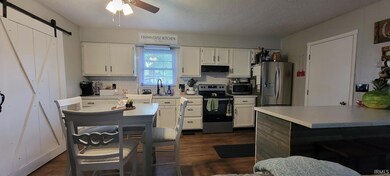 307 Kent St, Odon, IN 47562 - photo 5