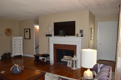 411 W Spruce St, Princeton, IN 47670 - photo 3