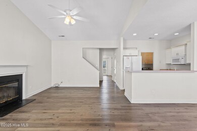 321 S Kerr Ave unit 108, Wilmington, NC 28403 - photo 4