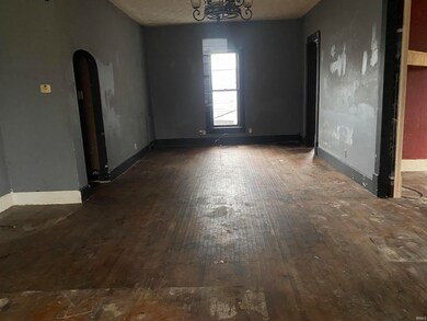 302 W Race St, Portland, IN 47371 - photo 3