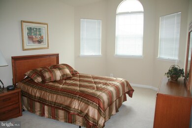13903 Gullane Dr unit 104, Woodbridge, VA 22191 - photo 7