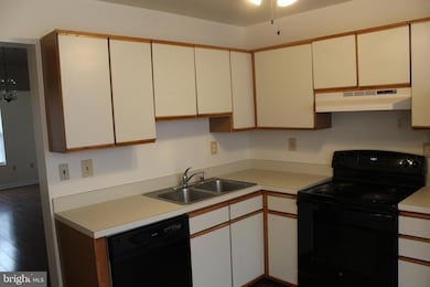 1316 Dillon Ct, Capitol Heights, MD 20743 - photo 5