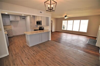 102 Line Dr, Gainesville, TX 76240 - photo 7