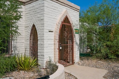 The architectural arches welcome you!