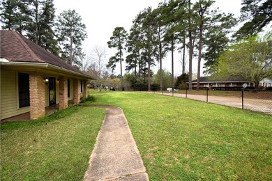 106 Deer Creek E, Pineville, LA 71360 - photo 2