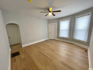 801 W 15th St, Davenport, IA 52804 - photo 2