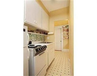 66 Marshal St unit 5, Brookline, MA 02446 - photo 3