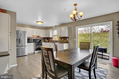 279 W Fulton St, New Holland, PA 17557 - photo 7