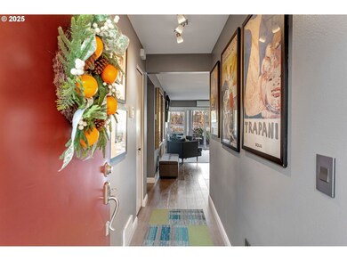 5110 S Landing Dr unit 103, Portland, OR 97239 - photo 2