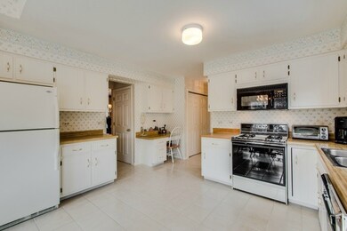 1952 Phaeton Ct, Naperville, IL 60565 - photo 6