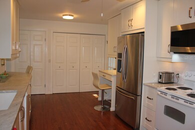 169 Silver Hill Ln, Stamford, CT 06905 - photo 7