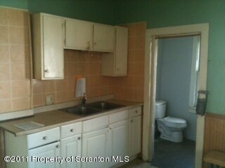 18 S Hanover St, Nanticoke, PA 18634 - photo 3