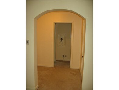 Entry/Foyer.