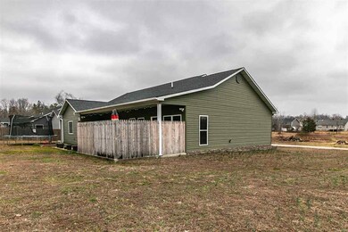 221 Crooked Pine Ln, Poplar Bluff, MO 63901 - photo 5