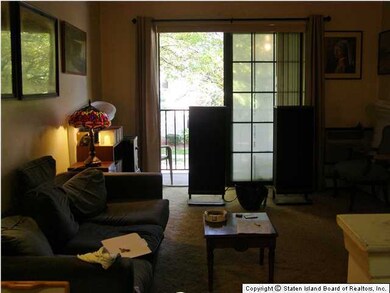 19 Donna Ct unit 8, Staten Island, NY 10314 - photo 4