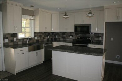 615 Hazelwood St, Asheboro, NC 27205 - photo 4