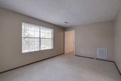 04_MarconiDrive_1525_Living02