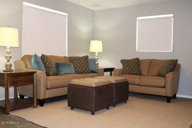 Livingroom 11-18-16 053