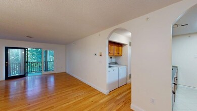 5 Bartemus Trail unit U202, Nashua, NH 03063 - photo 4