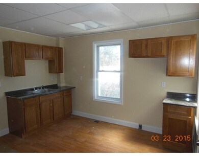 12 Olive St, Springfield, MA 01109 - photo 4