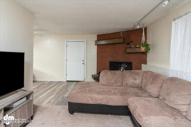 05-Living Room_MAX1198