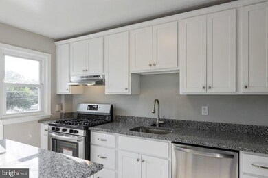 7704 Hillsway Ave, Parkville, MD 21234 - photo 5