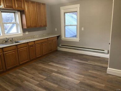 412 Chestnut St unit 2, Slatington, PA 18080 - photo 2