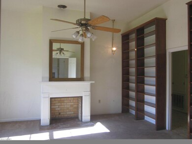 Living area/ parlor