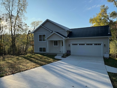 1860 Kreft St NE, Grand Rapids, MI 49525 - photo 3