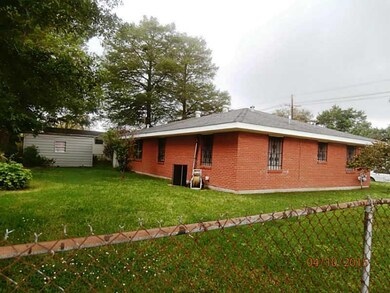 Exterior Front. rear