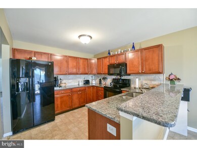 2406 Carriage Ln, Royersford, PA 19468 - photo 5