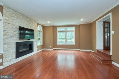 6706 Haycock Rd, Falls Church, VA 22043 - photo 7