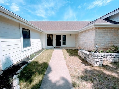 21822 Tallahassee Ave, Lago Vista, TX 78645 - photo 2