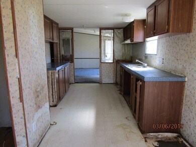 307 4th St, Sparks, GA 31647 - photo 2