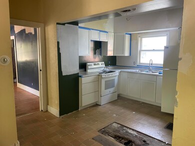 128 W 1st Ave, Plainwell, MI 49080 - photo 4