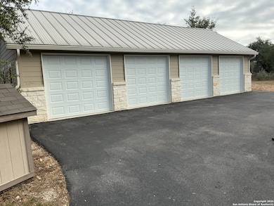 1524 Freshwater Dr, Bulverde, TX 78163 - photo 5