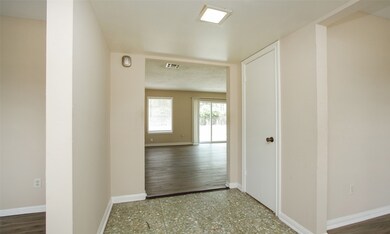 6406 Ashton St, Houston, TX 77091 - photo 5