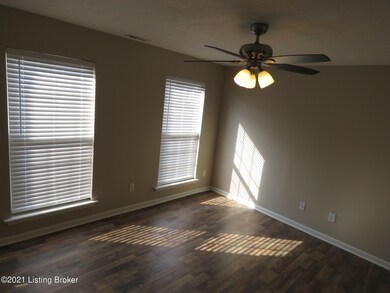 6619 Arbor Creek Dr, Louisville, KY 40228 - photo 3