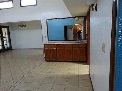 1743 Lomaland Dr unit 1, El Paso, TX 79935 - photo 5