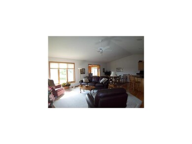 Great Room. Vaulted plastered ceilings, quiet Casa