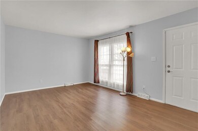 211 Tracy Rd, Whiteland, IN 46184 - photo 7