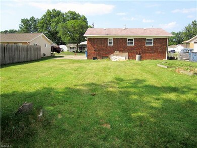 1952 E 37th St, Lorain, OH 44055 - photo 7