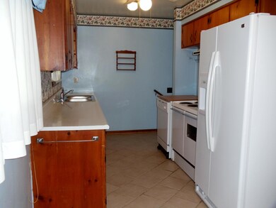 9238 Saint Moritz Dr, Louisville, KY 40291 - photo 7