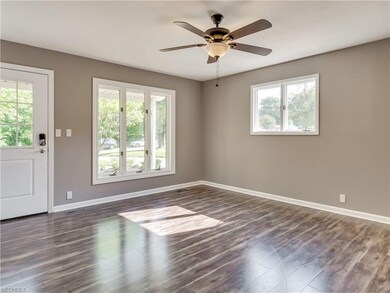 649 Sherwood Dr, Aurora, OH 44202 - photo 4