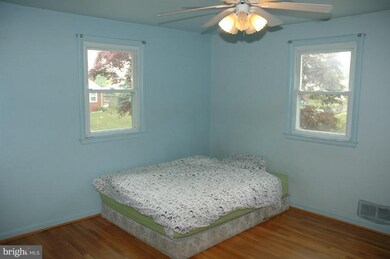 623 Wallerson Rd, Catonsville, MD 21228 - photo 6